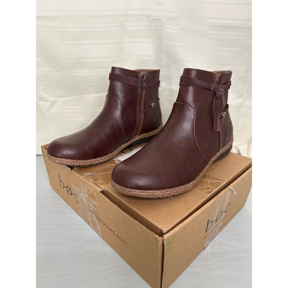 b.o.c. Addi French Ankle Boot Bootie Dark Brown Nubuck Size 8.5M - Picture 9 of 13